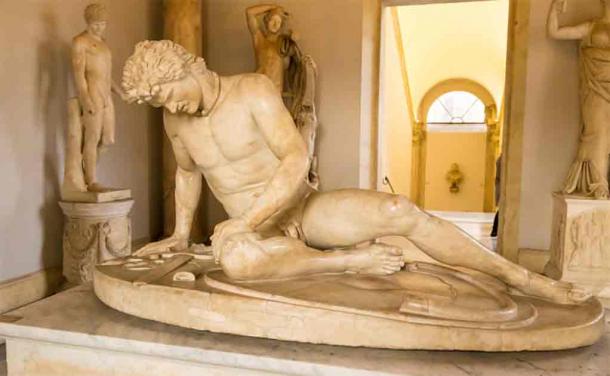 Capitol’deki müzede bulunan “Ölmekte olan Galya”, Roma, İtalya